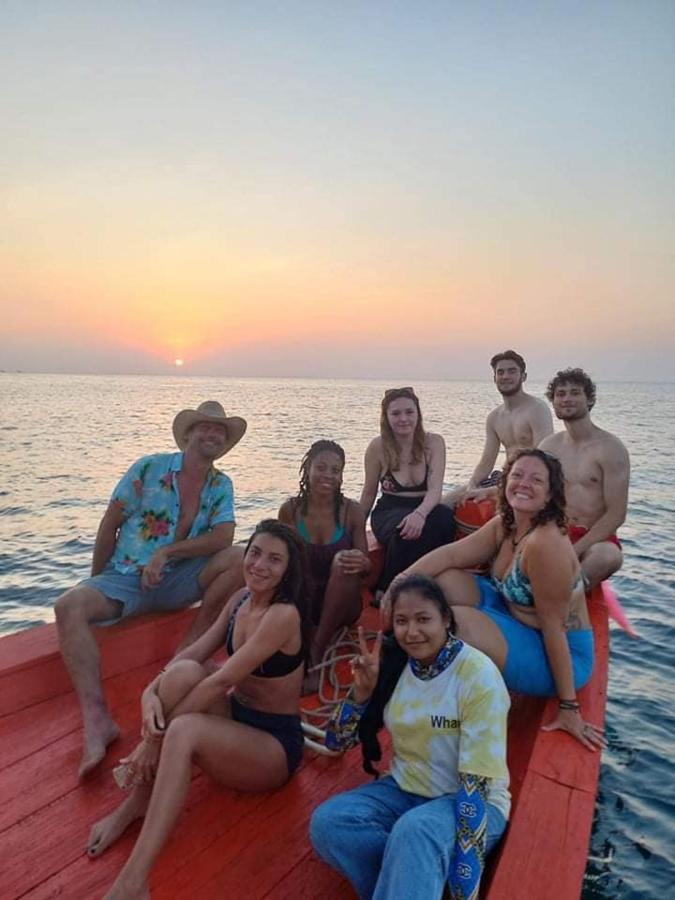 Lucky Sun Saracen Bay Pansiyon Koh Rong Sanloem Dış mekan fotoğraf