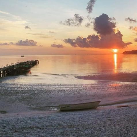 Lucky Sun Saracen Bay Pansiyon Koh Rong Sanloem Dış mekan fotoğraf