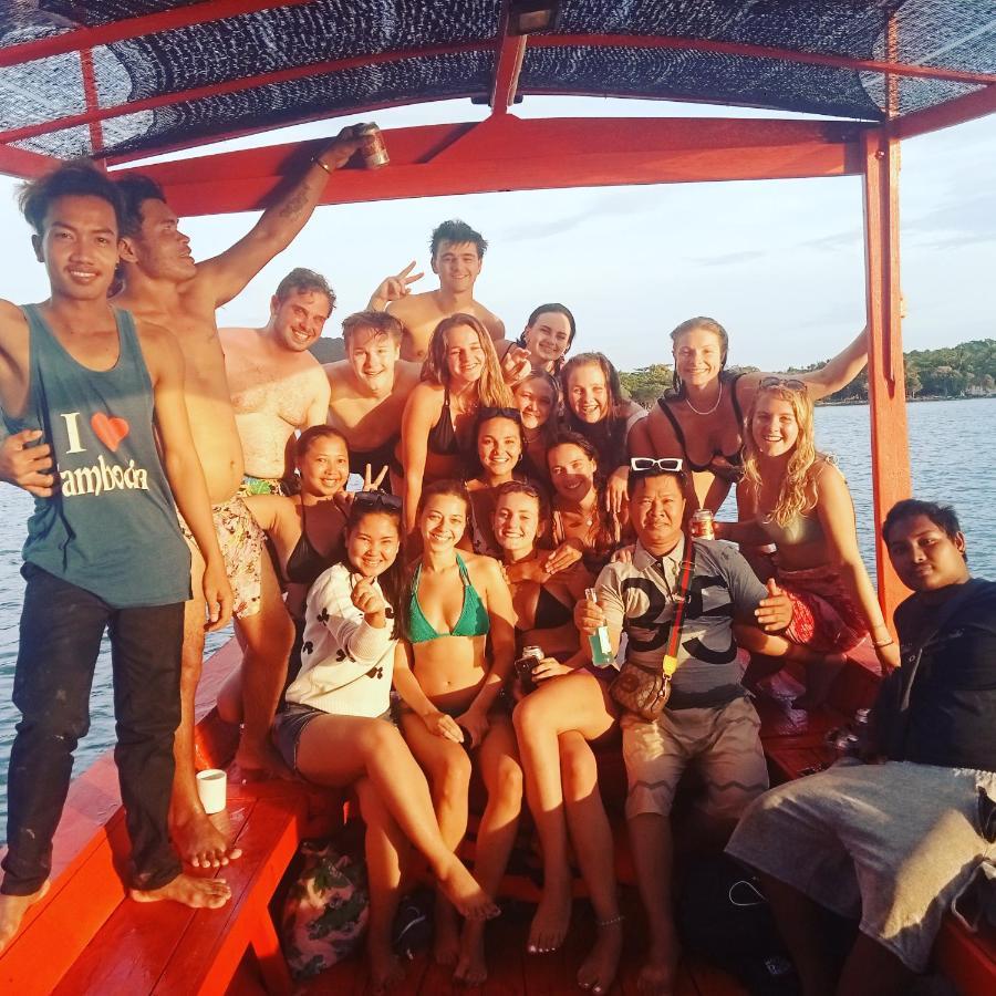 Lucky Sun Saracen Bay Pansiyon Koh Rong Sanloem Dış mekan fotoğraf