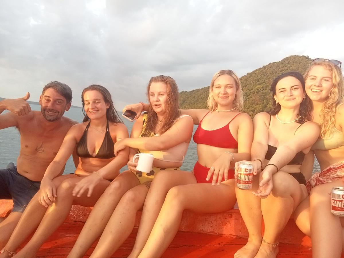 Lucky Sun Saracen Bay Pansiyon Koh Rong Sanloem Dış mekan fotoğraf