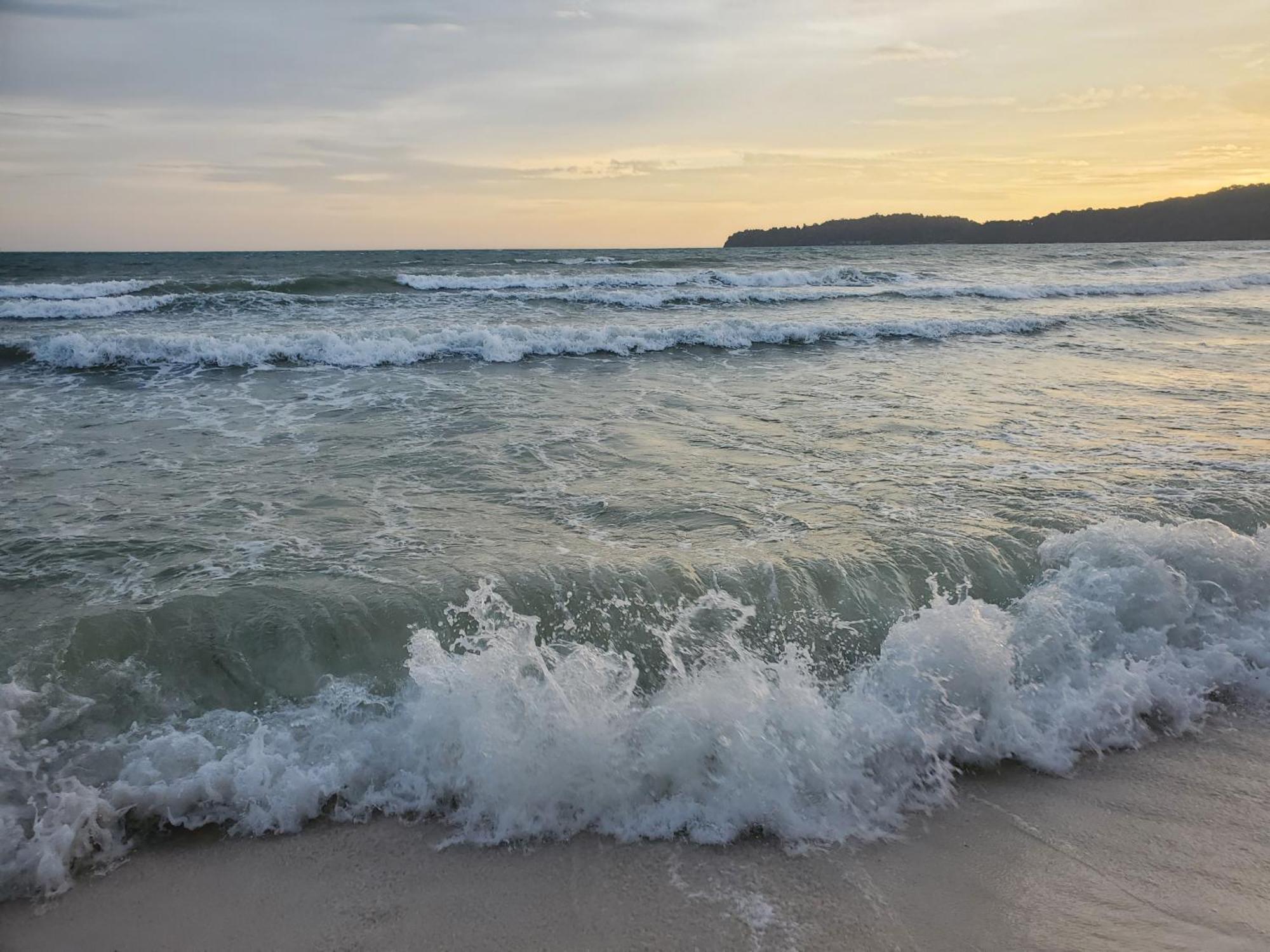 Lucky Sun Saracen Bay Pansiyon Koh Rong Sanloem Dış mekan fotoğraf
