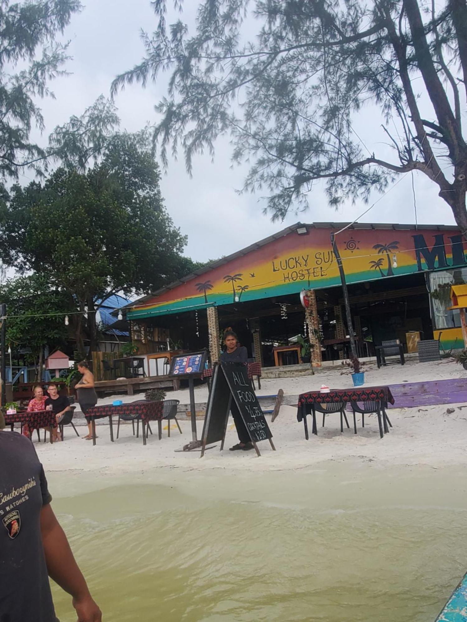 Lucky Sun Saracen Bay Pansiyon Koh Rong Sanloem Dış mekan fotoğraf